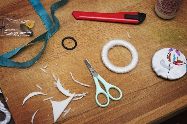 İtalya, ahşap bir masa üzerinde konut