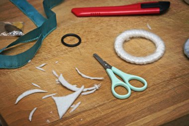 İtalya, ahşap bir masa üzerinde konut