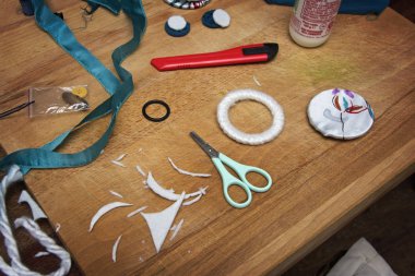 İtalya, ahşap bir masa üzerinde konut