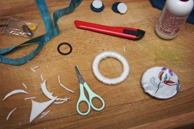 İtalya, ahşap bir masa üzerinde konut