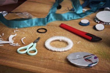 İtalya, ahşap bir masa üzerinde konut