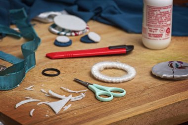 İtalya, ahşap bir masa üzerinde konut