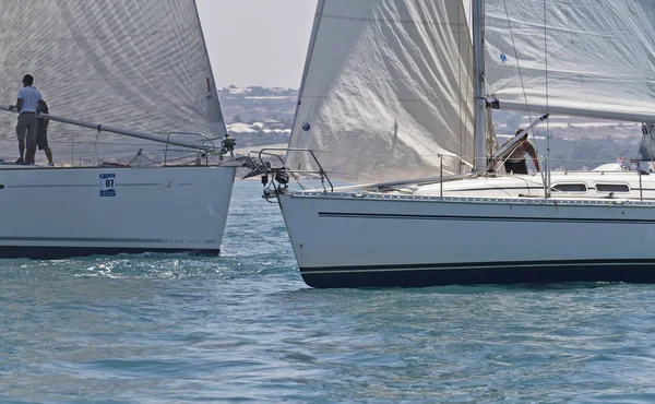 Italien Sicilien Medelhavet Marina Ragusa Juni 2012 Segelbåtar Race Ledare — Stockfoto