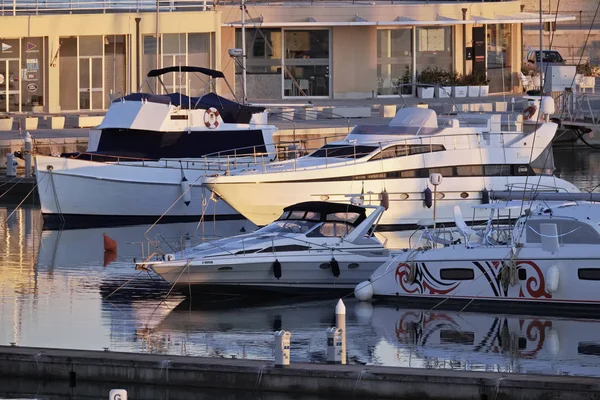 Talya Sicilya Akdeniz Marina Ragusa Aralık 2017 Tekneler Lüks Yatlar — Stok fotoğraf