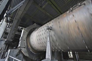 İtalya, Spoleto; 23 Kasım 2009, çimento fabrikası - Editörden