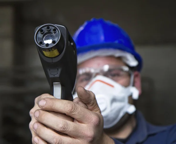 Italy Spoleto November 2009 Cement Factory Worker Measuring Temperature Blast — Stock Photo, Image