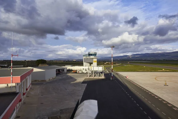 Ιταλία Σικελία Ιανουαρίου 2014 Αεροδρόμιο Comiso Πύργος Ελέγχου Πτήσης Συντακτική — Φωτογραφία Αρχείου