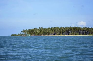 Tayland, Koh Phangan (Samui Adası), denizden adanın görünümü
