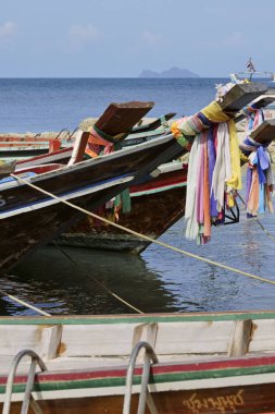 Tayland, koh phangan (Samui Adası), kıyı yerel ahşap balıkçı tekneleri