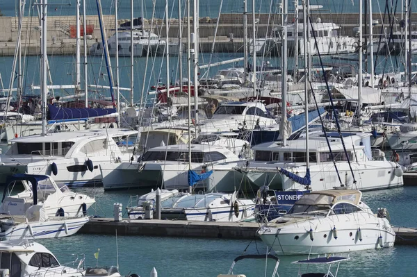 Talya Sicilya Akdeniz Marina Ragusa Aralık 2017 Tekneler Lüks Yatlar — Stok fotoğraf