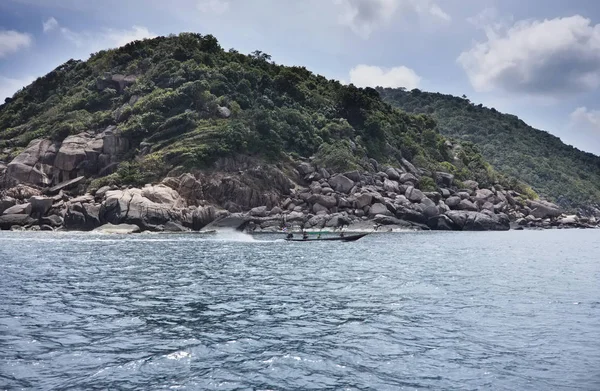 Thailand Koh Nangyuan Nangyuan Island People Local Wooden Boat Rocky — Stock Photo, Image