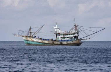 Tayland, Koh Samui (Samui Adası); 6 Mart 2007, yerel ahşap balıkçı teknesi - içerik