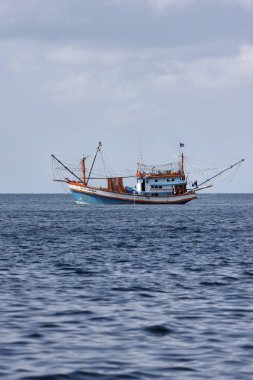 Tayland, Koh Samui (Samui Adası); 6 Mart 2007, yerel ahşap balıkçı teknesi - içerik