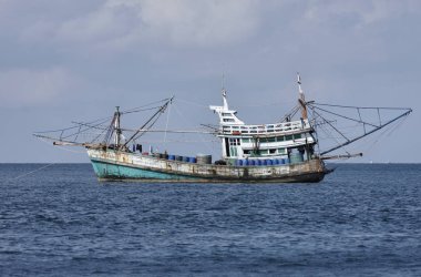 Tayland, Koh Samui (Samui Adası); 6 Mart 2007, yerel ahşap balıkçı teknesi - içerik