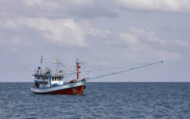 Tayland, Koh Samui (Samui Adası); 6 Mart 2007, yerel ahşap balıkçı teknesi - içerik