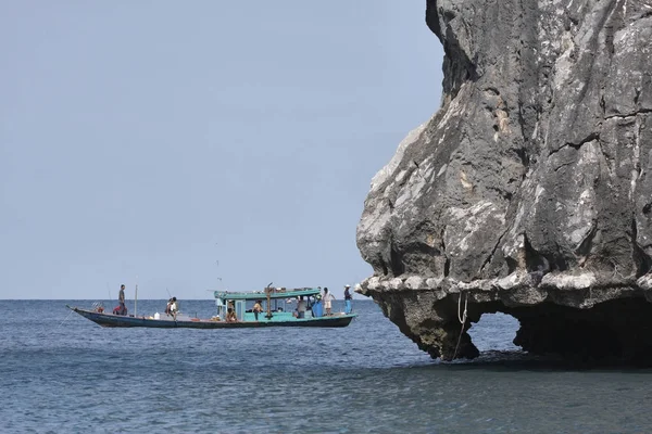 Tailândia Koh Angthong National Marine Park Pescadores Barco Pesca Madeira — Fotografia de Stock