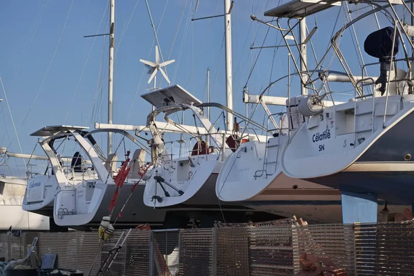 Italia Sicilia Mar Mediterraneo Marina Ragusa Gennaio 2018 Barche Vela — Foto Stock