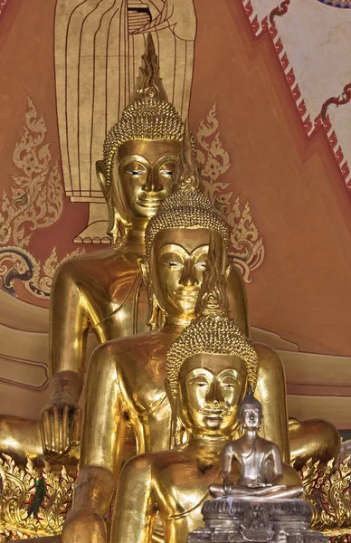 Thaiföld Bangkok Indrawiharn Temple Wat Indrawiharn Század Arany Buddha Szobrok — Stock Fotó