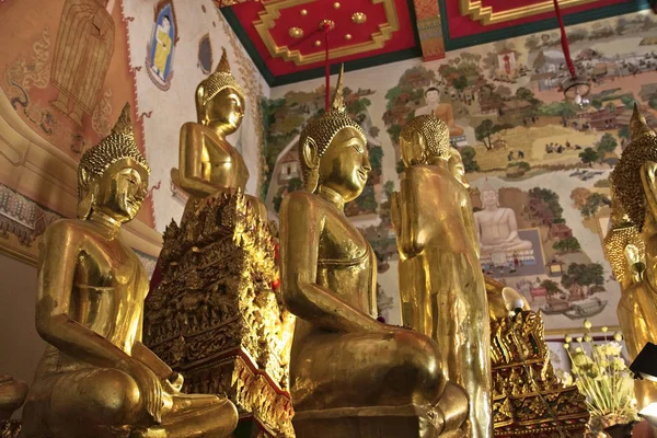 Tajlandia Bangkok Indrawiharn Świątyni Wat Indrawiharn Xix Złote Posągi Buddy — Zdjęcie stockowe