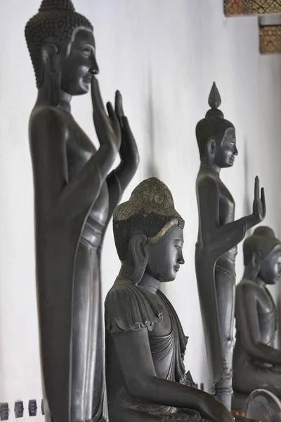 Tajlandia Bangkok Dusit District Świątynia Benjamabopit Wat Benjamabopit Stare Posągi — Zdjęcie stockowe