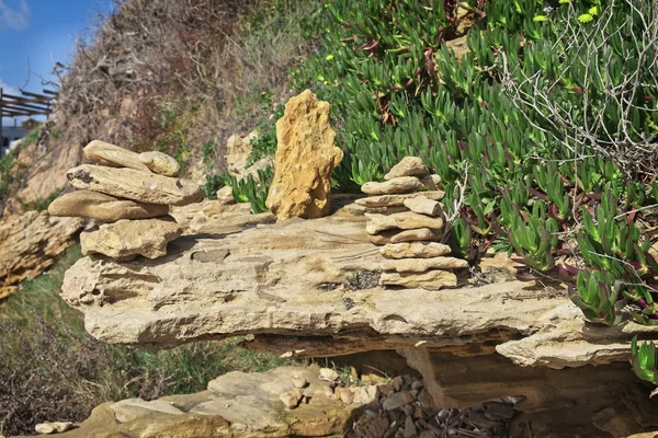 Italia Sicilia Playa Puntabraccetto Provincia Ragusa Mar Mediterráneo Piedras Apiladas — Foto de Stock