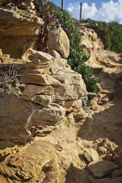 Italia Sicilia Playa Puntabraccetto Provincia Ragusa Mar Mediterráneo Piedras Apiladas — Foto de Stock