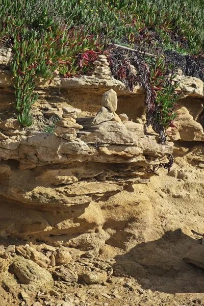 Italy Sicily Puntabraccetto Beach Ragusa Province Mediterranean Sea Piled Stones — Stock Photo, Image