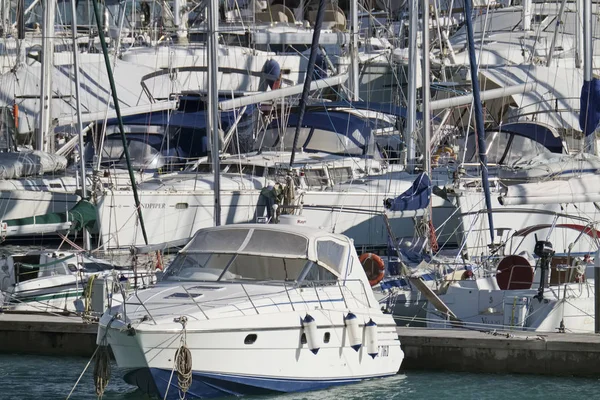 Italien Sizilien Mittelmeer Marina Ragusa Februar 2018 Luxusyachten Hafen Leitartikel — Stockfoto