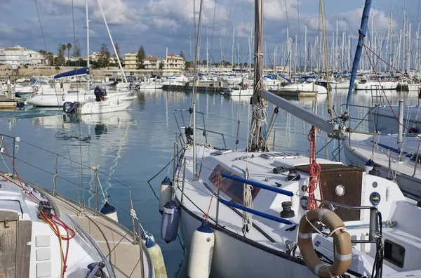 Włochy Sycylia Morze Śródziemne Marina Ragusa Lutego 2018 Łodzie Luksusowe — Zdjęcie stockowe