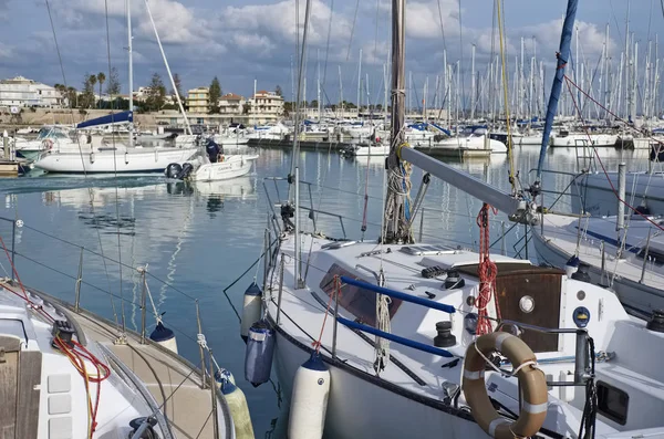 Włochy Sycylia Morze Śródziemne Marina Ragusa Lutego 2018 Łodzie Luksusowe — Zdjęcie stockowe