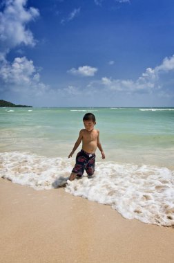 Tayland, Koh Samui (Samui Adası); 10 Mart 2007, Tay çocuk sahilde - Editörden