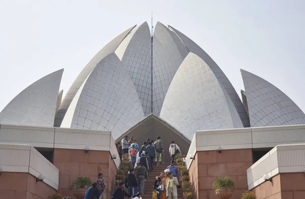 Índia Delhi Janeiro 2007 Pessoas Que Visitam Templo Lótus Templo — Fotografia de Stock