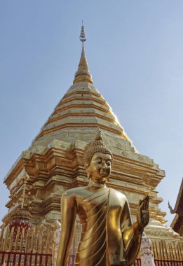 Tayland, Chiang Mai, Prathat Doi Suthep Tapınağı (Wat Prathat Doi Suthep), altın Buddha statue