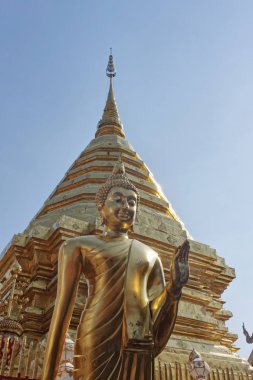 Tayland, Chiang Mai, Prathat Doi Suthep Tapınağı (Wat Prathat Doi Suthep), altın Buddha statue