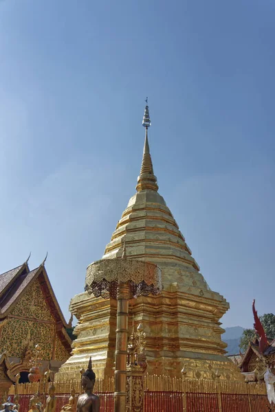 Thaiföld Chiangmai Prathat Doi Suthep Buddhista Templom Arany Tető — Stock Fotó
