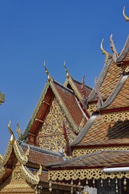 Tayland, Chiangmai, Prathat Doi Suthep Budist Tapınağı, altın çatı görünümü 