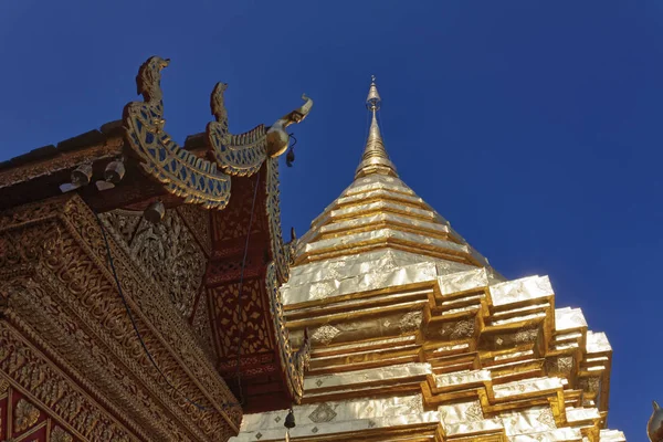 Thajsko Chiangmai Prathat Doi Suthep Buddhistický Chrám Výhled Památku Goldenes — Stock fotografie