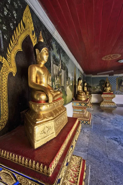 チェンマイ Thart Phra ドイステープ寺院 ワット Thart ステープ 黄金の仏像 — ストック写真