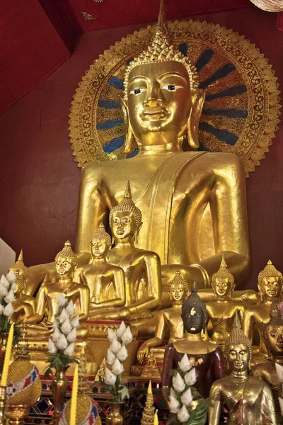 Thailand Chiang Mai Prathat Doi Suthep Boeddhistische Tempel Gouden Boeddhabeelden — Stockfoto