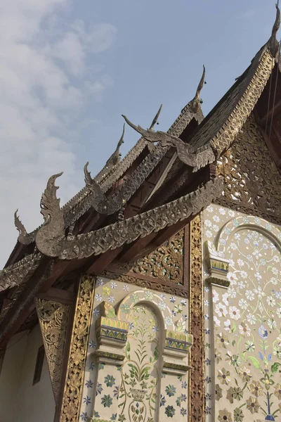 Tailândia Chiangmai Telhado Templo Budista Ket Karam Wat Ket Karam — Fotografia de Stock