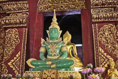 Tayland, Chiang Mai, Prathat Doi Suthep Tapınağı (Wat Prathat Doi Suthep), Zümrüt Buda heykeli (yeşim)