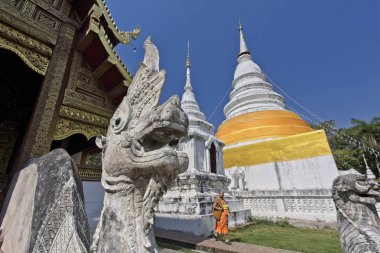 Tayland, Chiang Mai; 24 Ocak 2008, Budist rahip Prathat Doi Suthep Budist tapınağı (Wat Prathat Doi Suthep) - Editörden