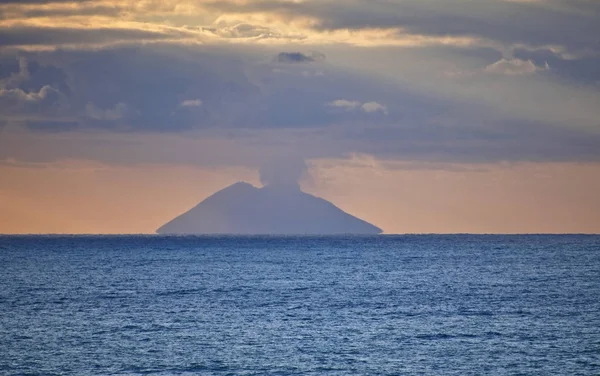 Italy Sicily Tyrrhenian Sea Aeolian Islands View Stromboli Volcano — Stock Photo, Image