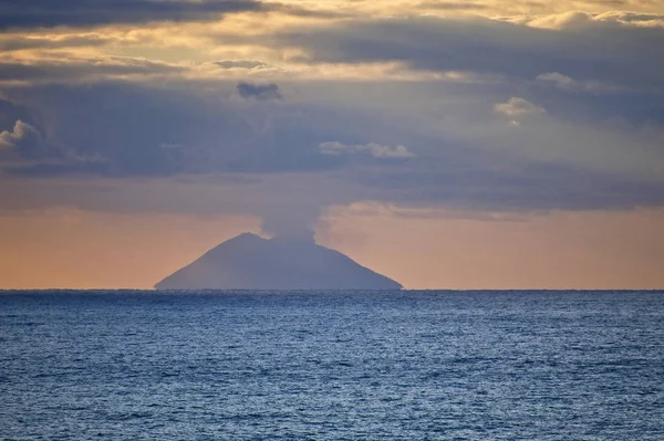 Italy Sicily Tyrrhenian Sea Aeolian Islands View Stromboli Volcano — Stock Photo, Image