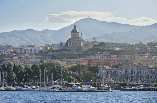 Itálie Sicílie Messina Pohled Město Sicílie Kanálu — Stock fotografie