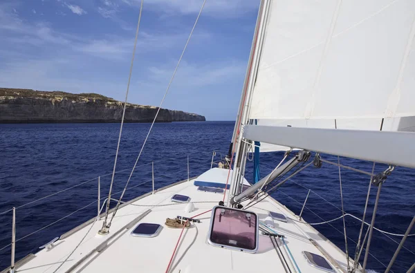 Malta Gozo Island View Southern Rocky Coastline Island Sailing Boat — Stock Photo, Image