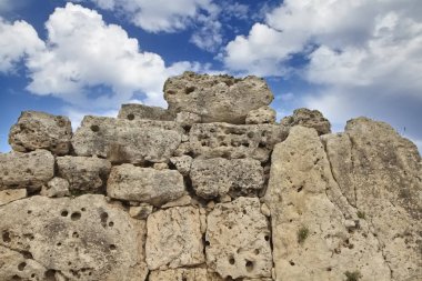 Malta Adası, Gozo, Ggantija tapınak (3600 - M.ö. 3000) kalıntıları, megalitik kompleks çiftçiler ve çobanlar küçük Gozo Adası yaşayan topluluk tarafından üç aşamada inşa yapıldı.. 
