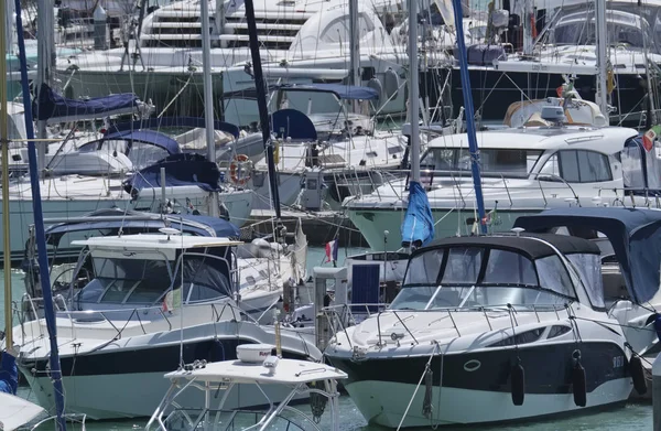 Włochy Sycylia Morze Śródziemne Marina Ragusa Kwietnia 2018 Luksusowe Jachty — Zdjęcie stockowe