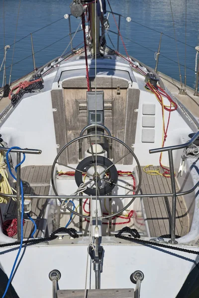 意大利 西西里岛 地中海 滨海堤沙 2018年4月2日 航海船在口岸 — 图库照片