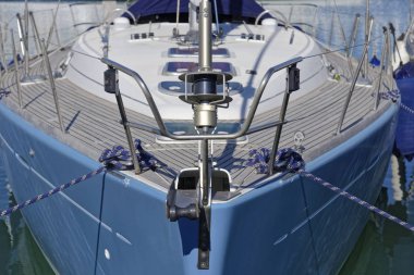 İtalya, Sicilya, Akdeniz, Marina di Ragusa; yelkenli tekne liman 